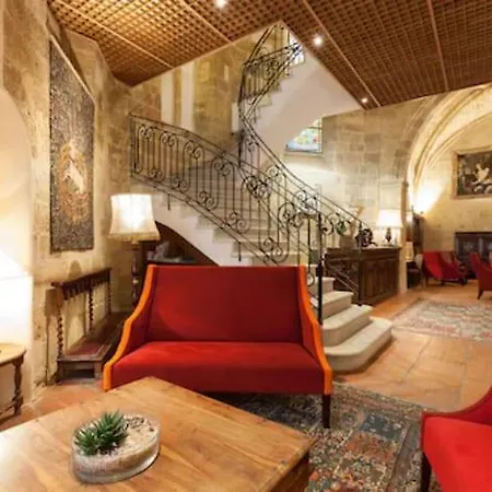 Des Augustins فندق آيكس أومبروفينس